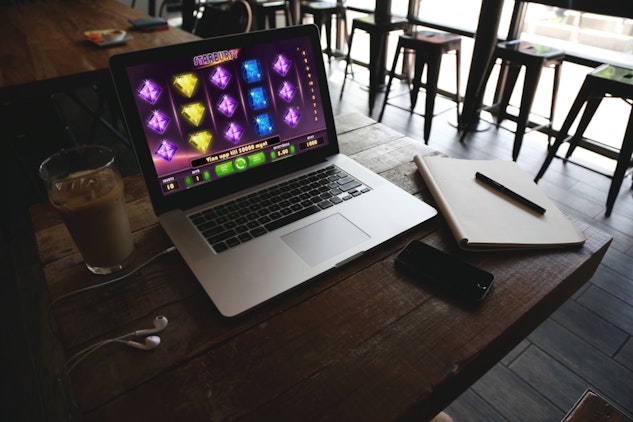 Bast casino spel online Sturburst